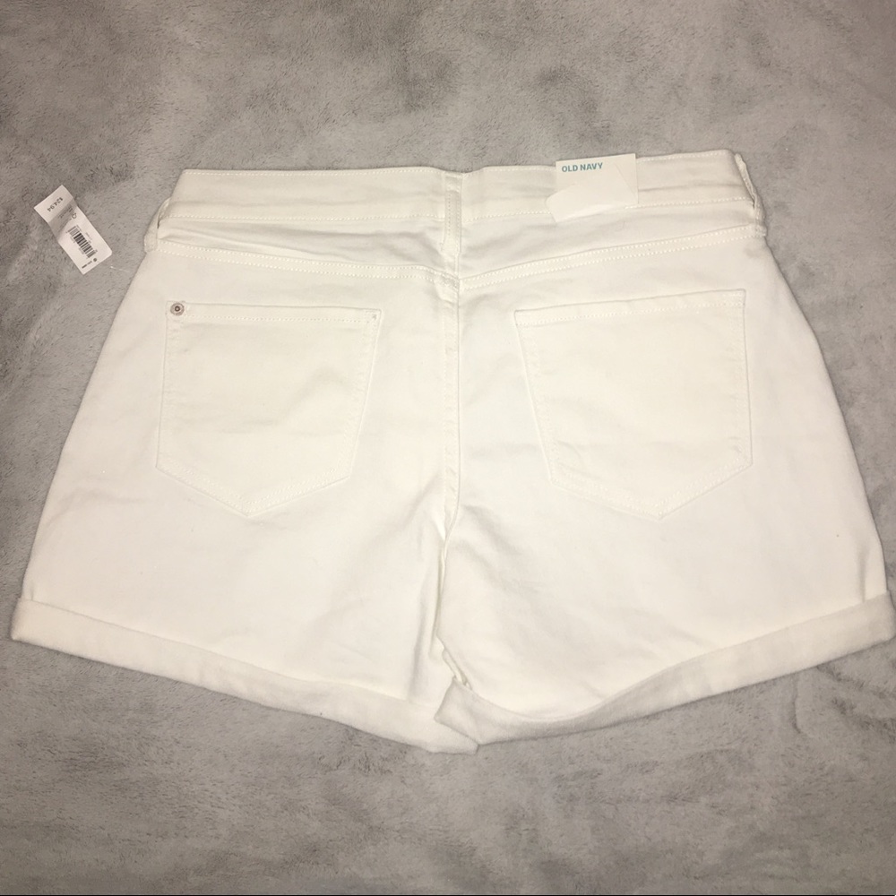 Old Navy Cuffed Boyfriend Shorts - Picture 2 of 2